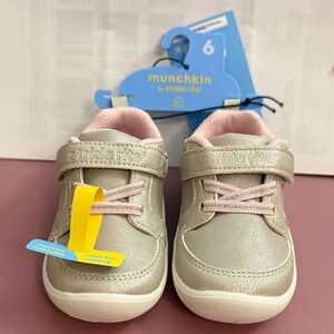 Stride Rite Munchkin Baby Shoes Size 6 - Silver and Pink, NWT